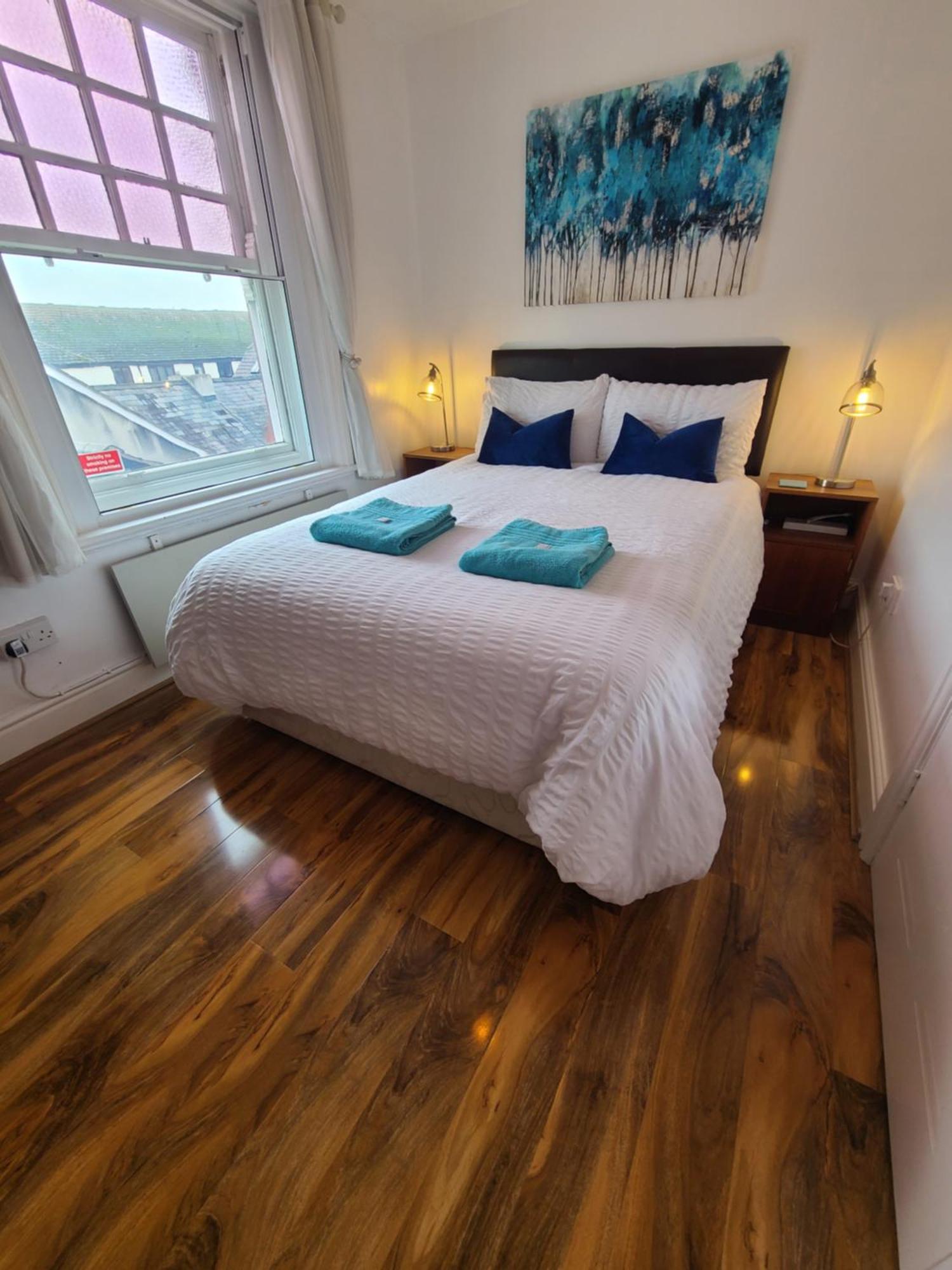 Vale View Apartment, Prestatyn, North Wales - A Stylish, Dog-Friendly Holiday Let Just A 5 Min Walk To Beach & Town! ภายนอก รูปภาพ